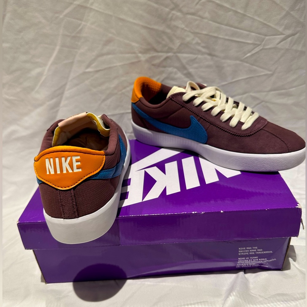 NEW IN BOX Men’s Nike SB SIZE 10.5.